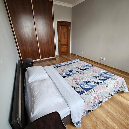 Ernaz Plus Apartments-Expo-Boulevard 130 Astana Exterior foto